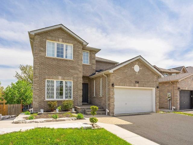 250 Livingstone St E