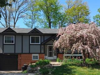 42 Farmingdale Cres