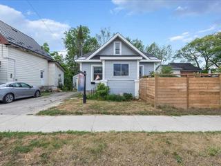 374 Yonge St