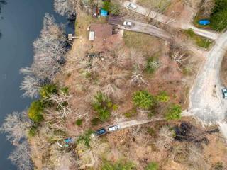 7448 Ash Cres