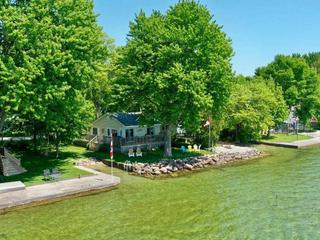2626 Lakeshore Dr