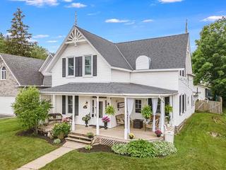 294 Third St
