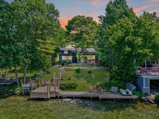 5794 Victoria Park Rd