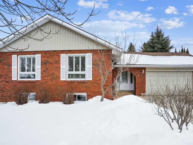 3 Carmichael Cres