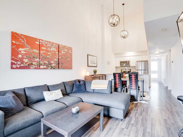 303 - 5 Anchorage Cres