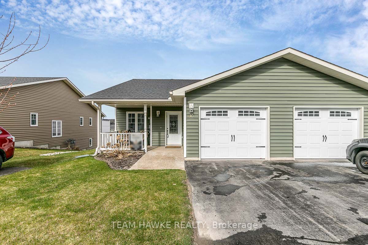 30 Chamberlain Cres, For Sale 599,900 Condos.ca