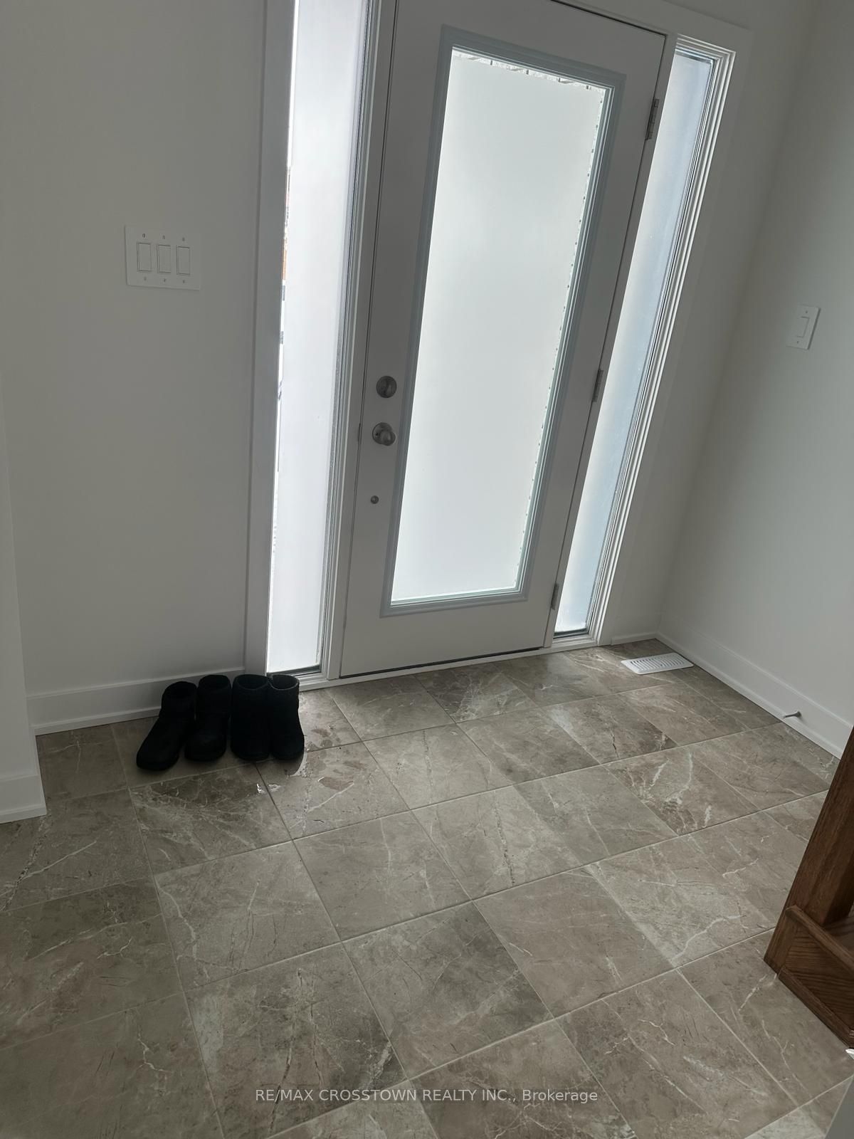 14 Westwood Ave, Barrie For Rent 2,600 Condos.ca