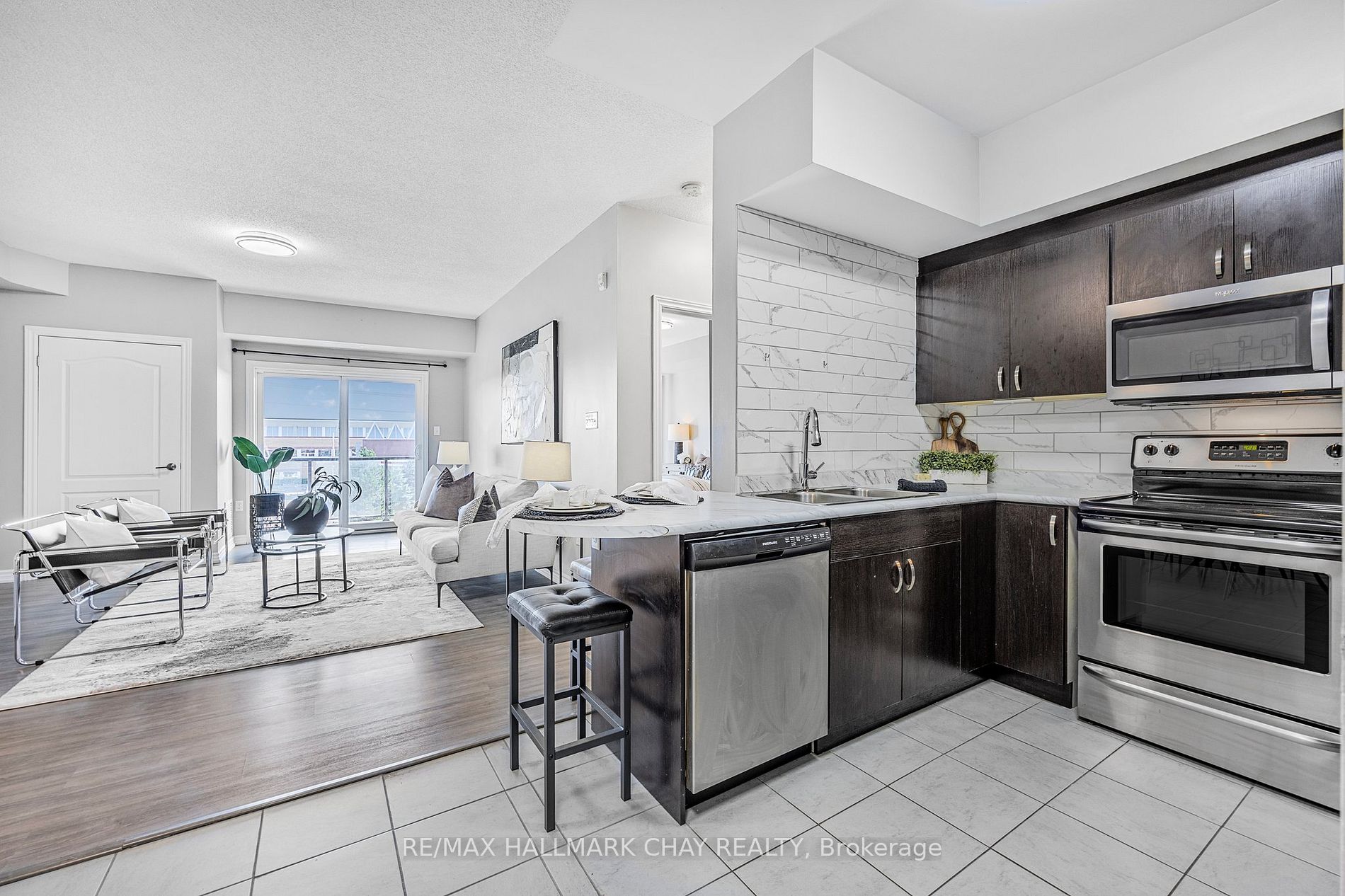 309 720 Yonge St, Barrie For Sale 525,000 Condos.ca