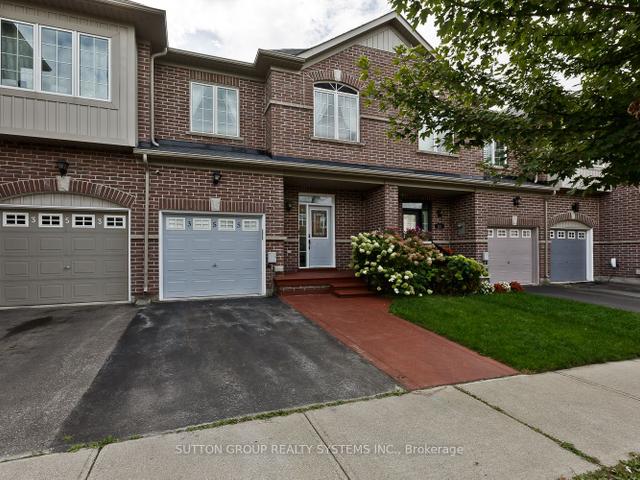 355 Hobbs Cres