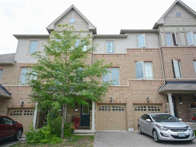 40 Cedar Lake Cres