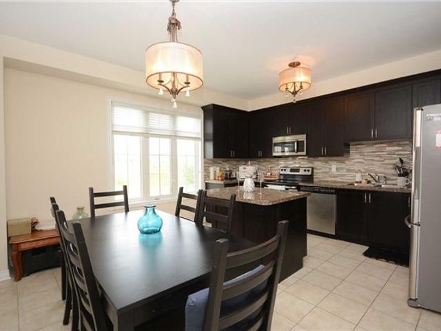 40 Cedar Lake Cres