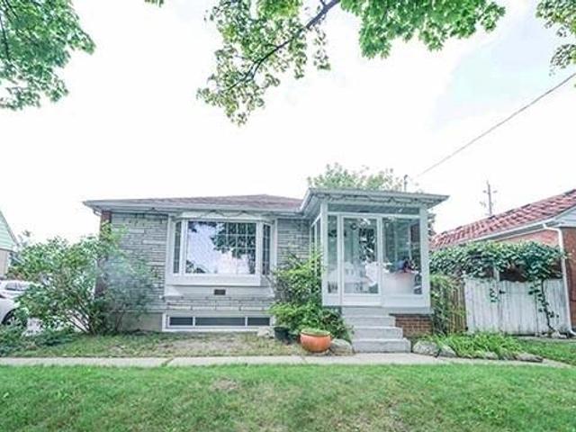 211 Clearbrooke Circ