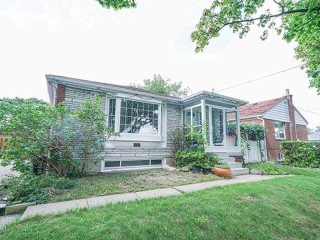 211 Clearbrooke Circ