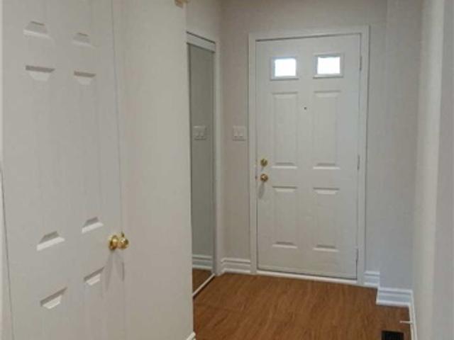 6910 Bansbridge Cres