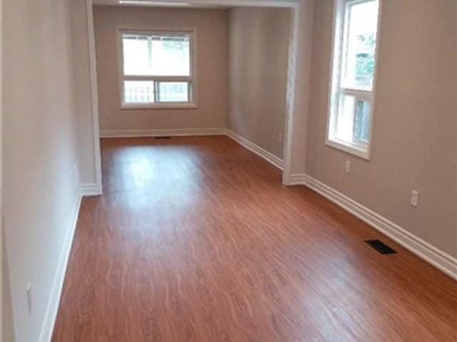 6910 Bansbridge Cres