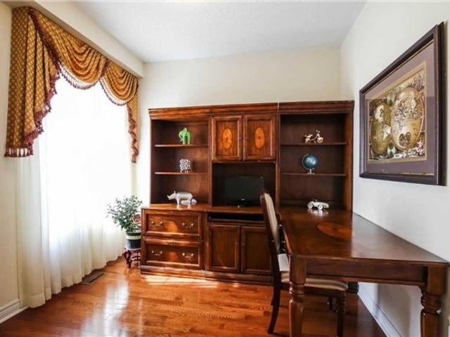 18 Belleville Dr