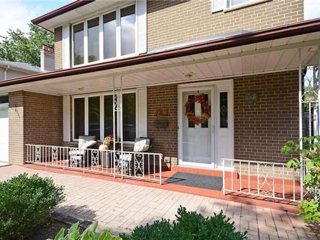 24 Shadetree Cres