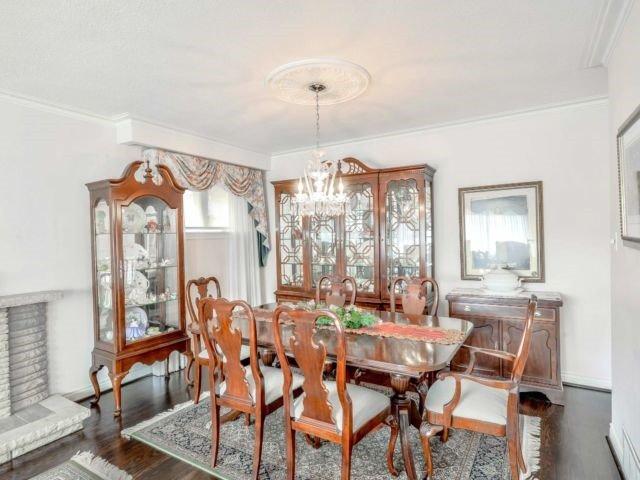 16 Landron Cres