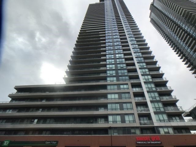2209 2212 Lake Shore Blvd W, Etobicoke Sold, W4303080