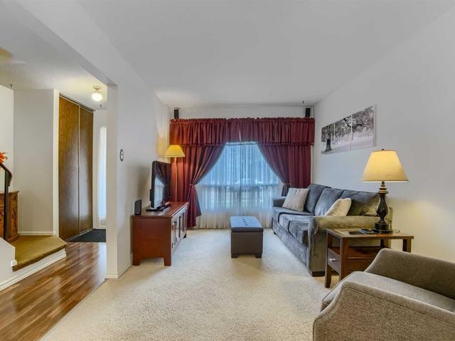 19 Skelton St