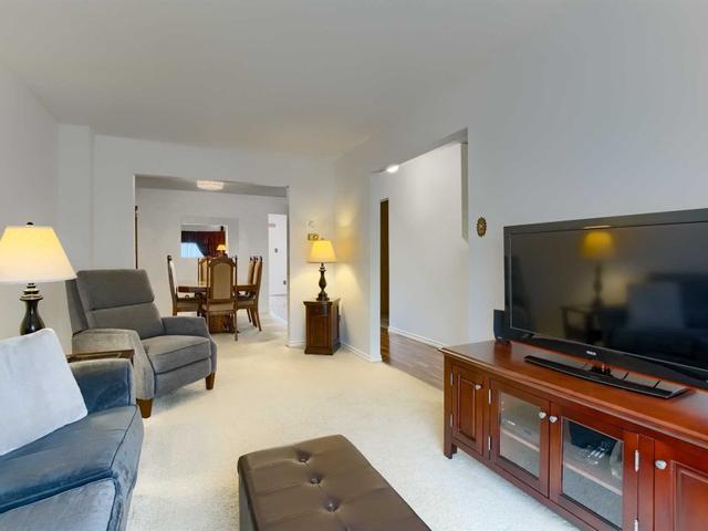19 Skelton St
