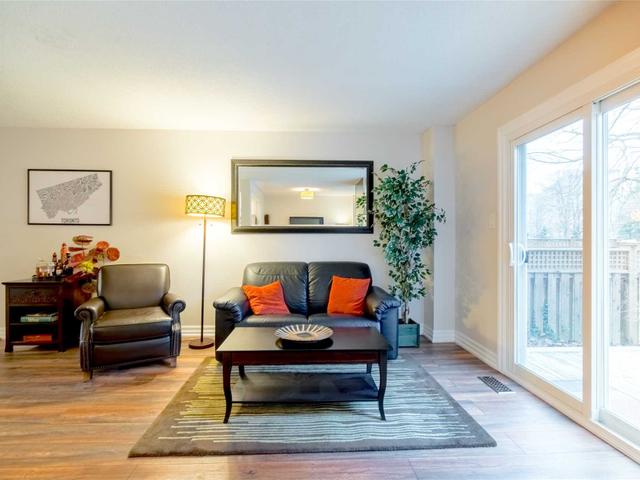 30 Stoneham Rd