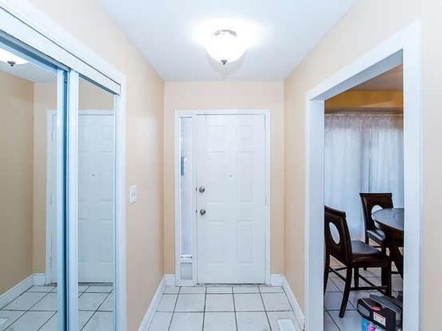 8 Hinchley Wood Grve