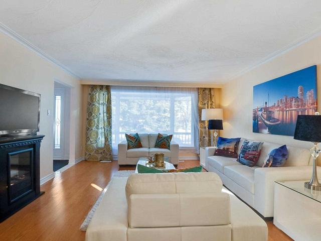 444 Renforth Dr