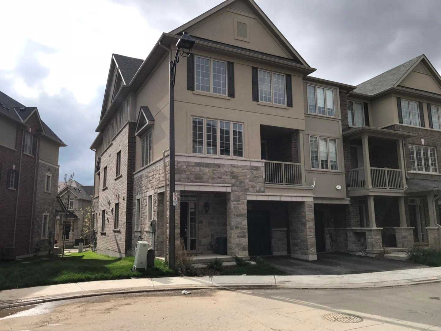 376 Belcourt Common, Oakville Sold, W4371973 Condos.ca