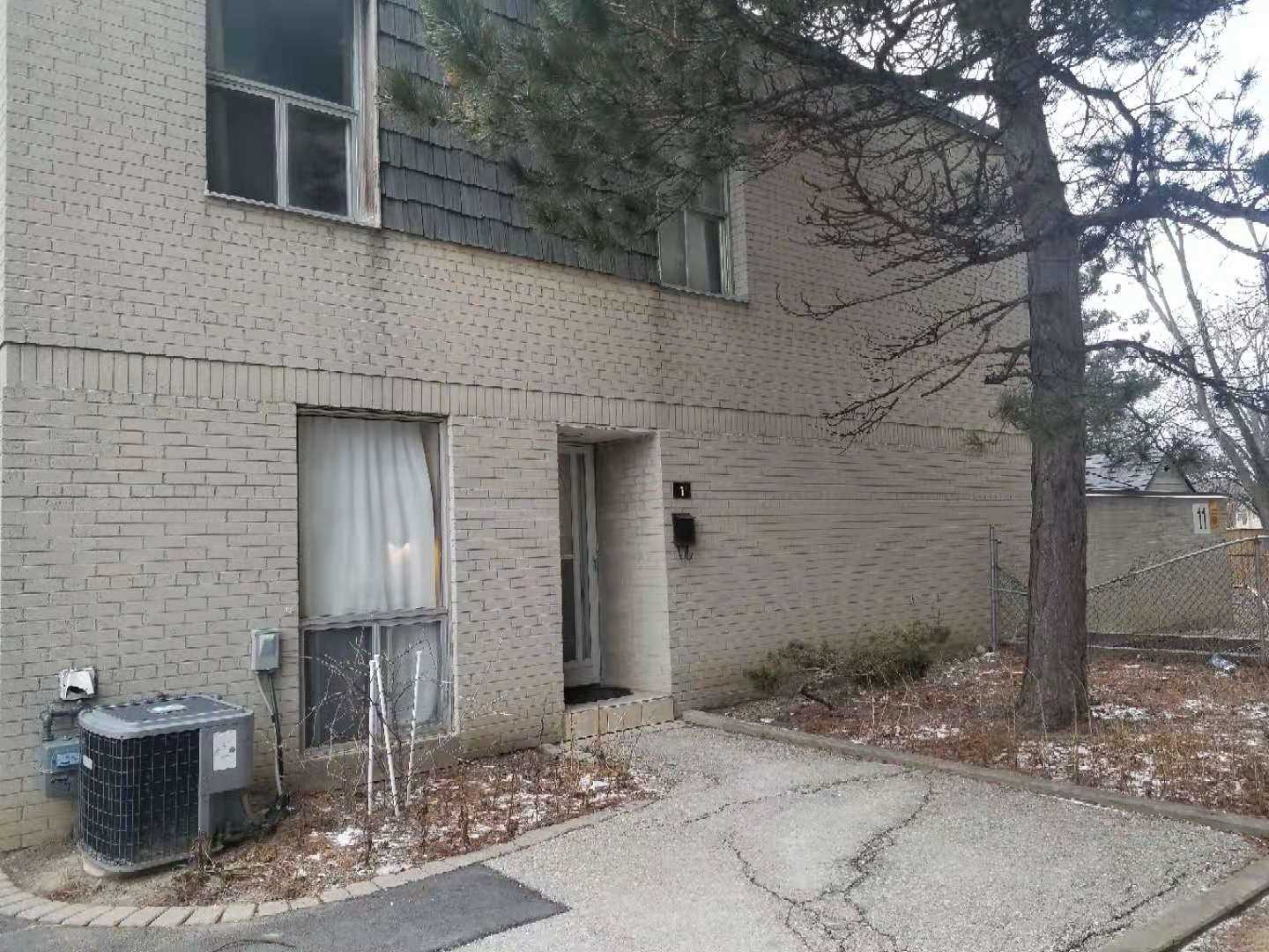 1 11 Four Winds Dr, North York Leased, W4383960 Condos.ca