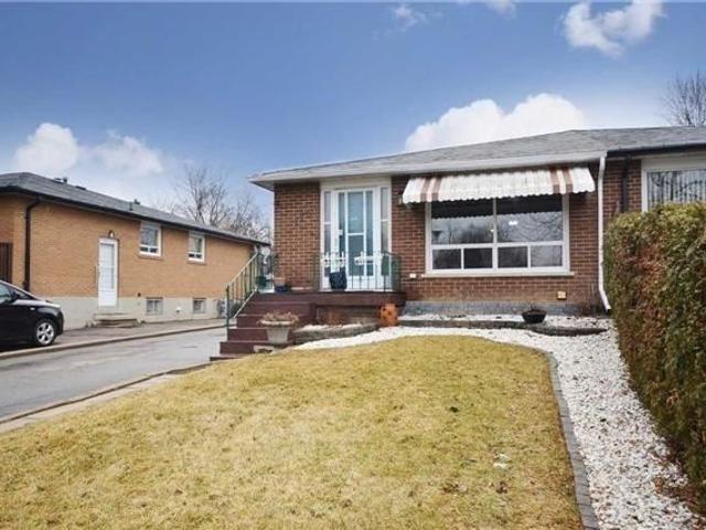 112 Earnscliffe Circ