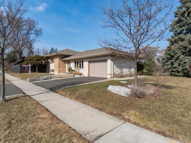 7 Mooreshead Dr