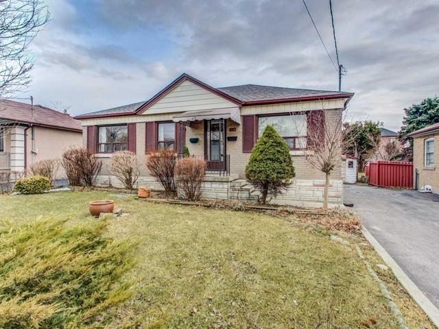 435 Rustic Rd