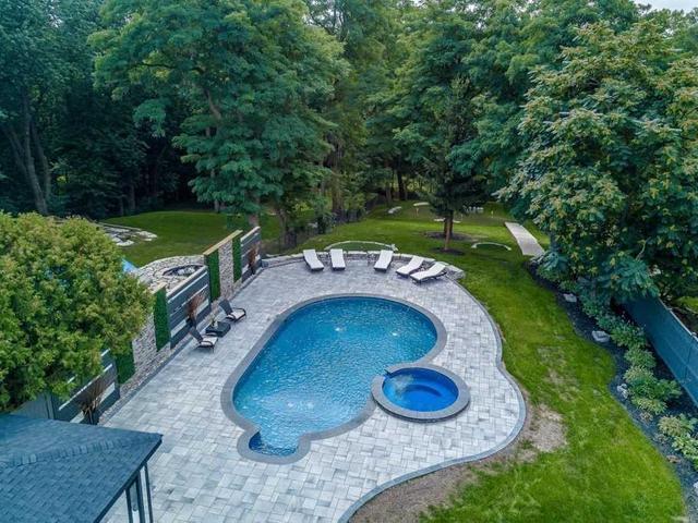 2060 Dickson Rd