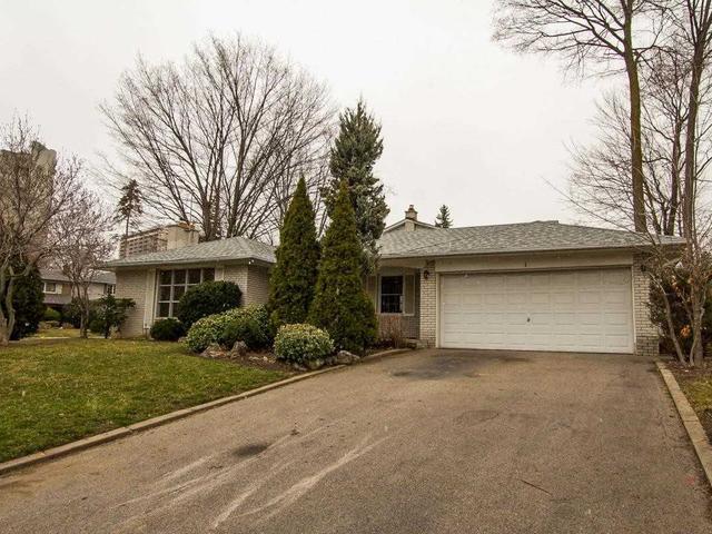 1 Tallforest Cres