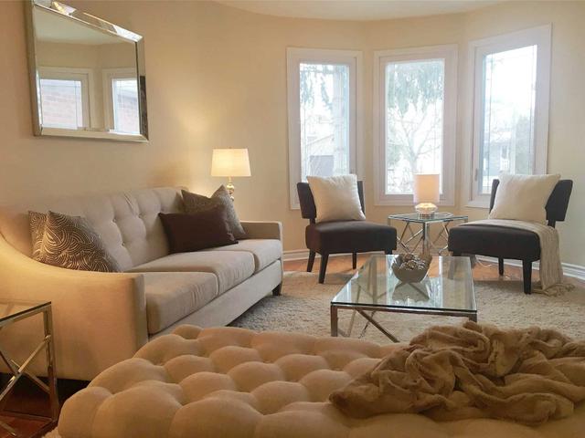 1613 Stillriver Cres