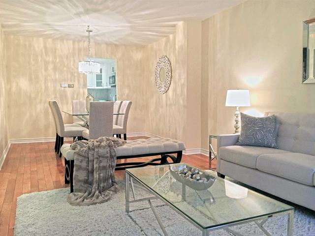 1613 Stillriver Cres