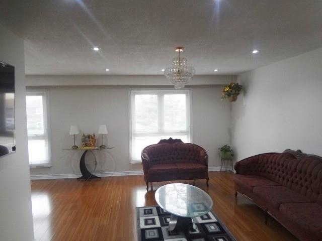 3929 Brandon Gate Dr