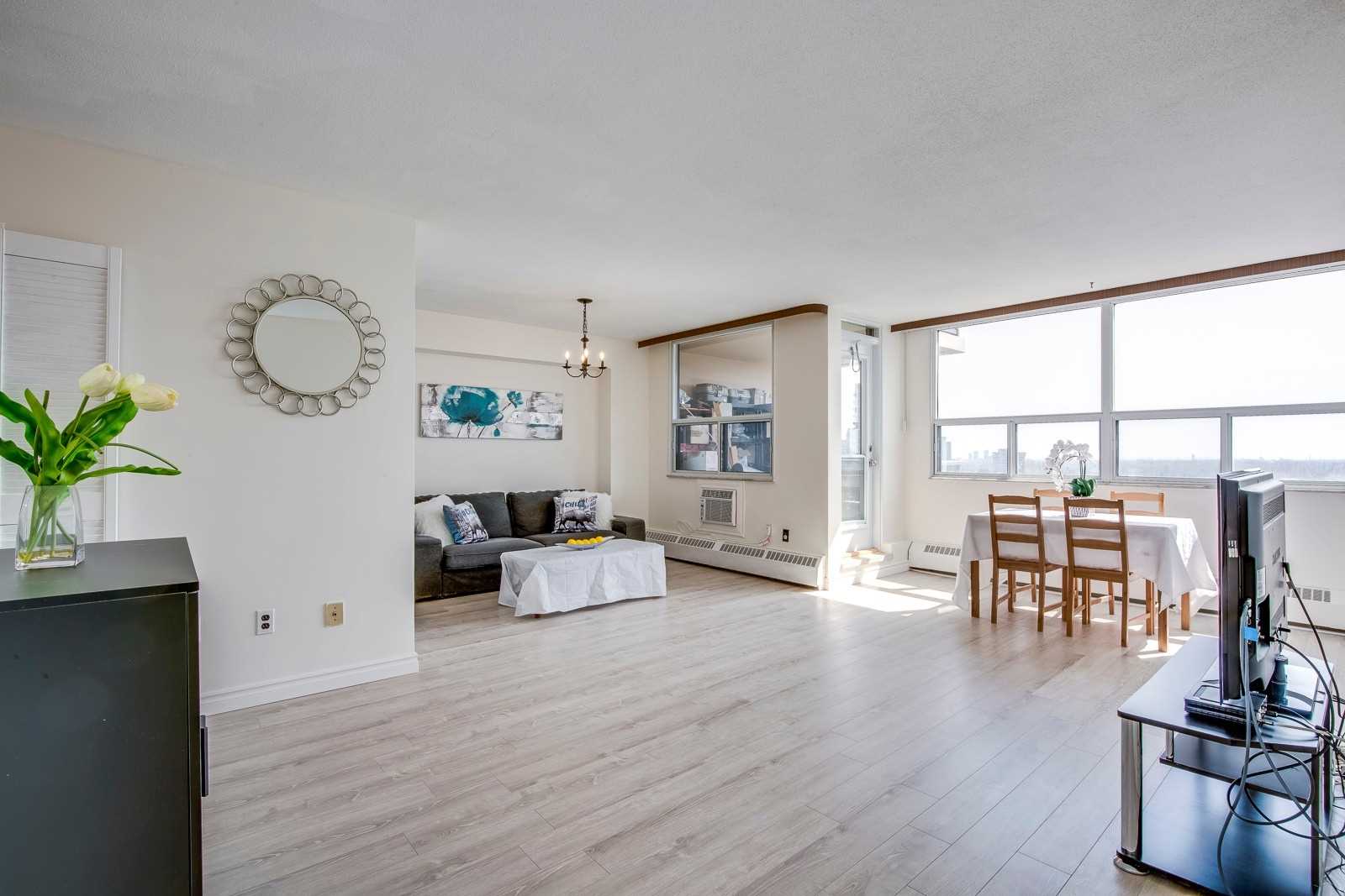 1005 551 The West Mall, Etobicoke Sold, W4447337 Condos.ca