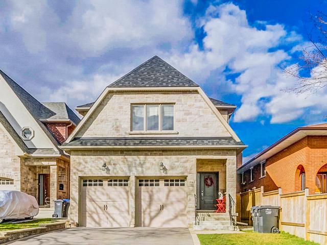 1047 Greaves Ave