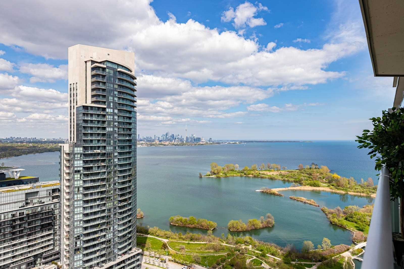 2604 33 Shore Breeze Dr, Etobicoke Sold, W4464845 Condos.ca