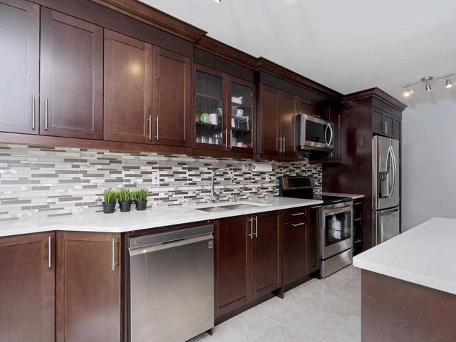 6899 Bansbridge Cres