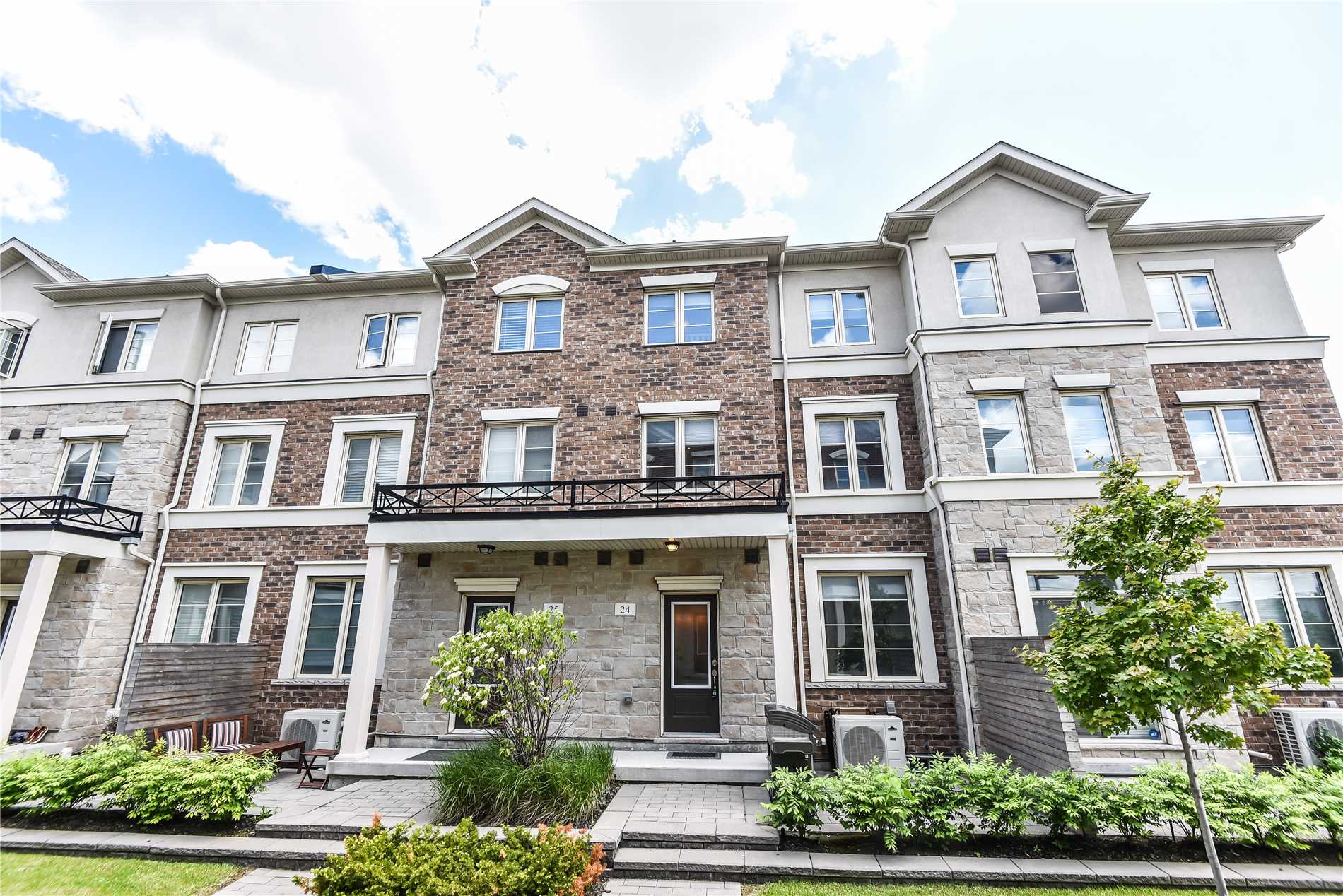 24 636 Evans Ave, Etobicoke Sold,