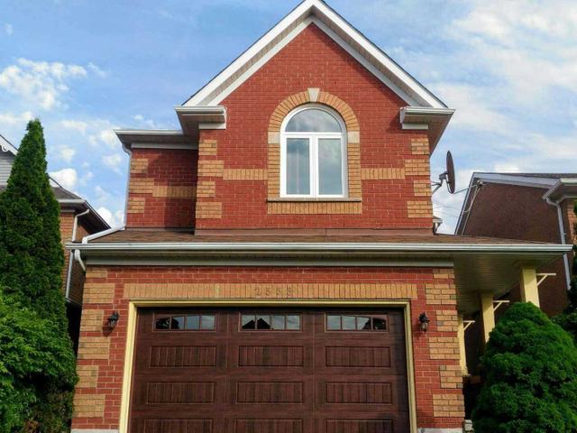 2553 Strathmore Cres