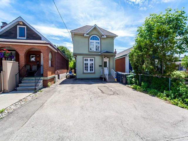 41 Rockwell Ave