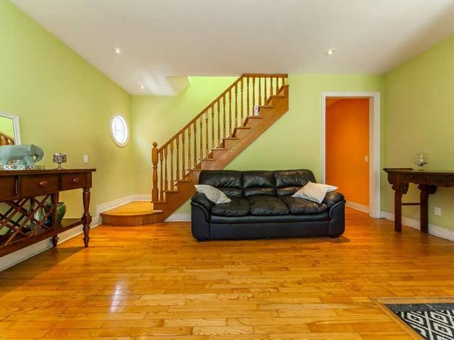 41 Rockwell Ave