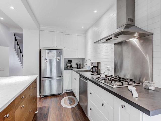 24 Rockcliffe Blvd