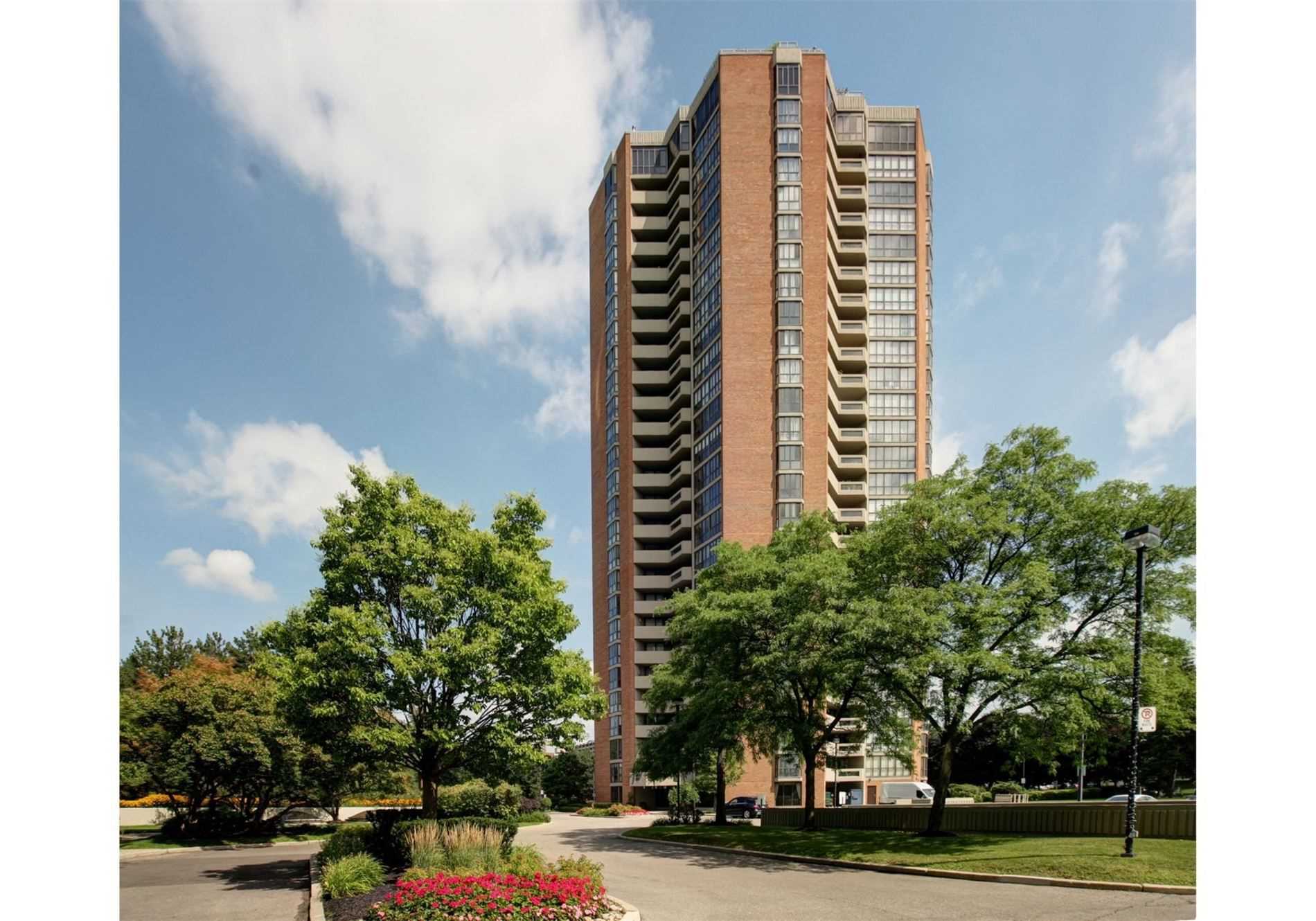 1601 2010 Islington Ave, Etobicoke Sold, W4547090 Condos.ca