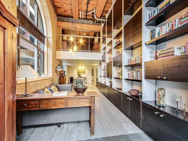 116 - 363 Sorauren Ave