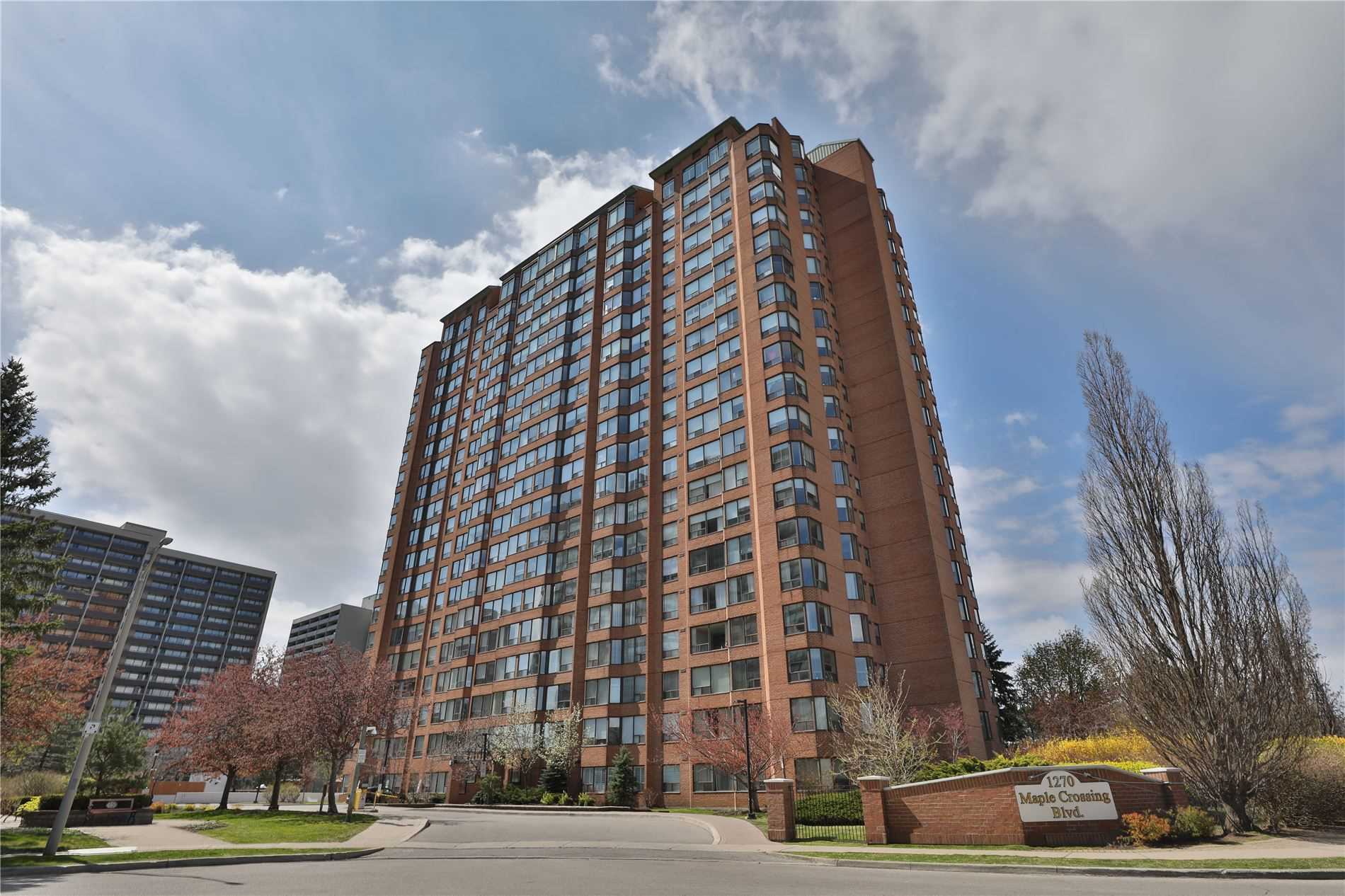 1005 1270 Maple Crossing Blvd, Burlington Sold, W4761866 Condos.ca